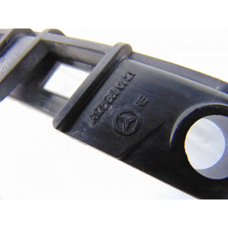 A1768850121  MOLDURAS TRASERAS MERCEDES-BENZ CLASE A (BM 176) A 180 CDI BlueEfficiency (176.012) 2014 A1768850121 189727 MERCEDE
