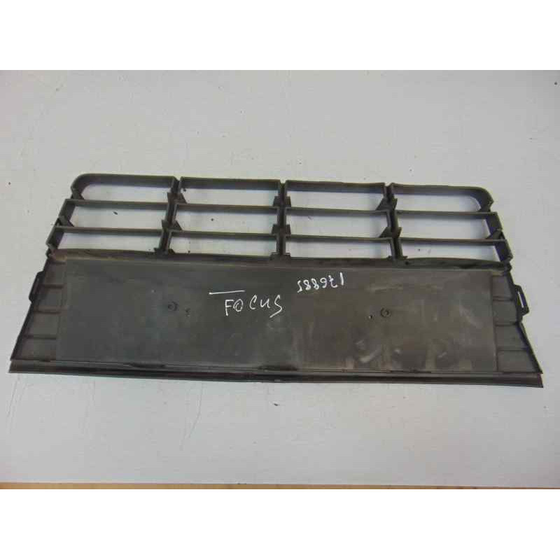 BM51-17K945-A REJILLA PARAGOLPES CENTRAL FORD FOCUS BERLINA (CB8)