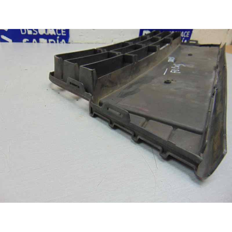 BM51-17K945-A REJILLA PARAGOLPES CENTRAL FORD FOCUS BERLINA (CB8)