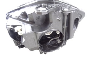 A1768201261 FARO DERECHO MERCEDES-BENZ CLASE A (BM 176)