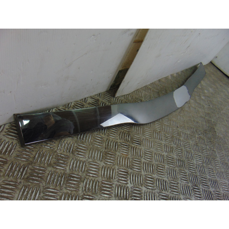 9673906677 MOLDURAS DELANTERAS PEUGEOT 208