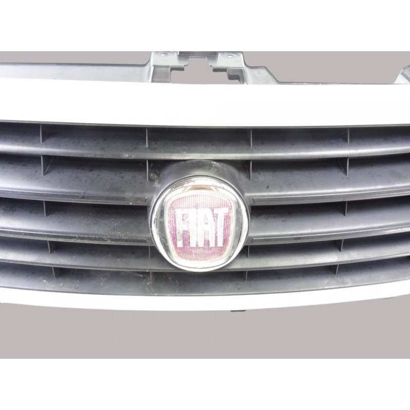  REJILLA DELANTERA FIAT II SCUDO (272) COMBI L1H1 90 Multijet (5 pl.) 2010 214109 FIAT - 1
