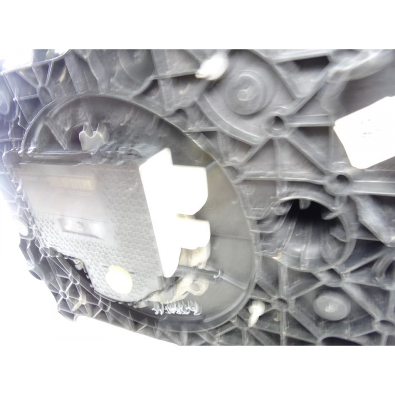 237G00284R  DEPOSITO ADBLUE RENAULT TRAFIC III COMBI Combi 9 L1H1 2,8t (8/9 plazas) 2020 237G00284R 215571 RENAULT - 2