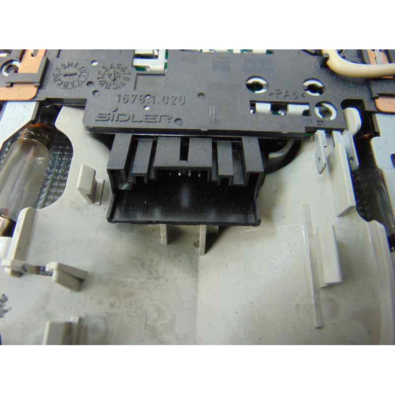 8E0947135E  LUZ INTERIOR AUDI A4 AVANT (8E) 1.8 T Quattro 2005 8E0947135E 184734 AUDI - 2