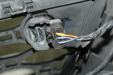 NEGRO PARAGOLPES DELANTERO VOLVO XC60 Kinetic AWD 2009 NEGRO 211755 VOLVO - 2