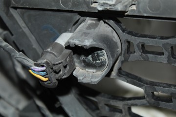 NEGRO PARAGOLPES DELANTERO VOLVO XC60 Kinetic AWD 2009 NEGRO 211755 VOLVO - 16