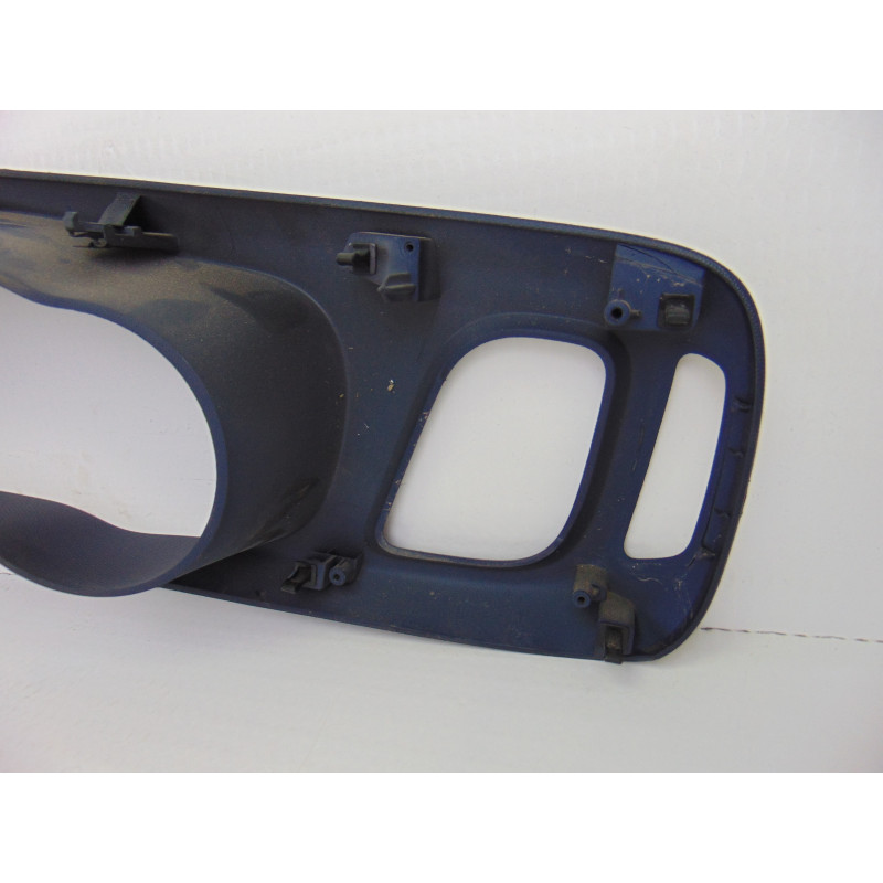 5801592795  MOLDURAS DELANTERAS IVECO DAILY FURGÓN Caja cerrada 45C... batalla 3000 2019 5801592795 200420 IVECO - 1