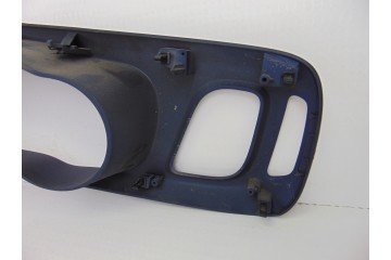 5801592795  MOLDURAS DELANTERAS IVECO DAILY FURGÓN Caja cerrada 45C... batalla 3000 2019 5801592795 200420 IVECO - 1