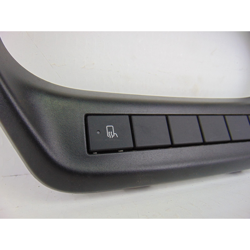 5801592800  MOLDURAS DELANTERAS IVECO DAILY FURGÓN Caja cerrada 45C... batalla 3000 2019 5801592800 200419 IVECO - 2