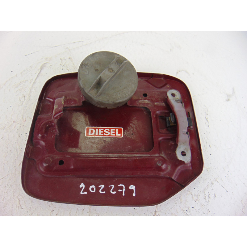 TAPA EXTERIOR COMBUSTIBLE TOYOTA LAND CRUISER (J9)