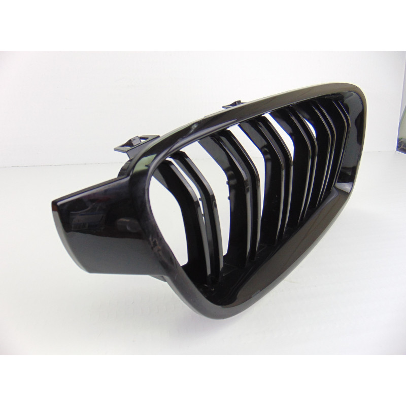 REJILLA PARAGOLPES DERECHA BMW SERIE 3 BERLINA (F30)