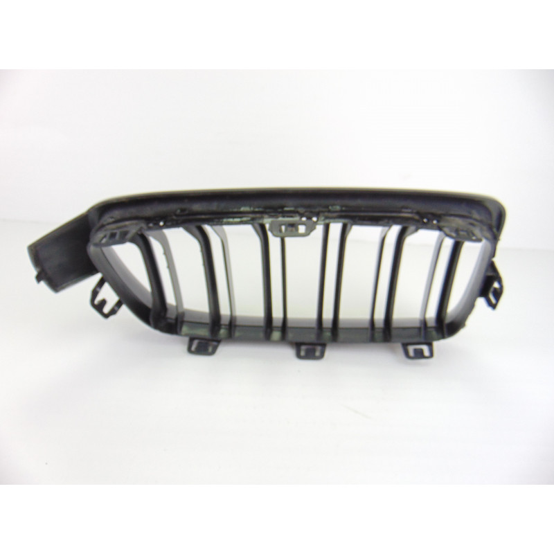 REJILLA PARAGOLPES IZQUIERDA BMW SERIE 3 BERLINA (F30)