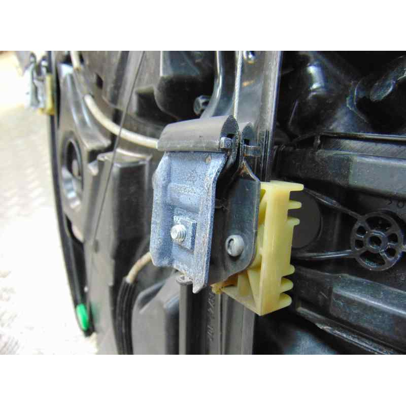 A2057200279 ELEVALUNAS DELANTERO DERECHO MERCEDES-BENZ CLASE C (BM 205) BERLINA