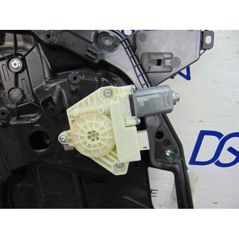 A2057200179 ELEVALUNAS DELANTERO IZQUIERDO MERCEDES-BENZ CLASE C (BM 205) BERLINA