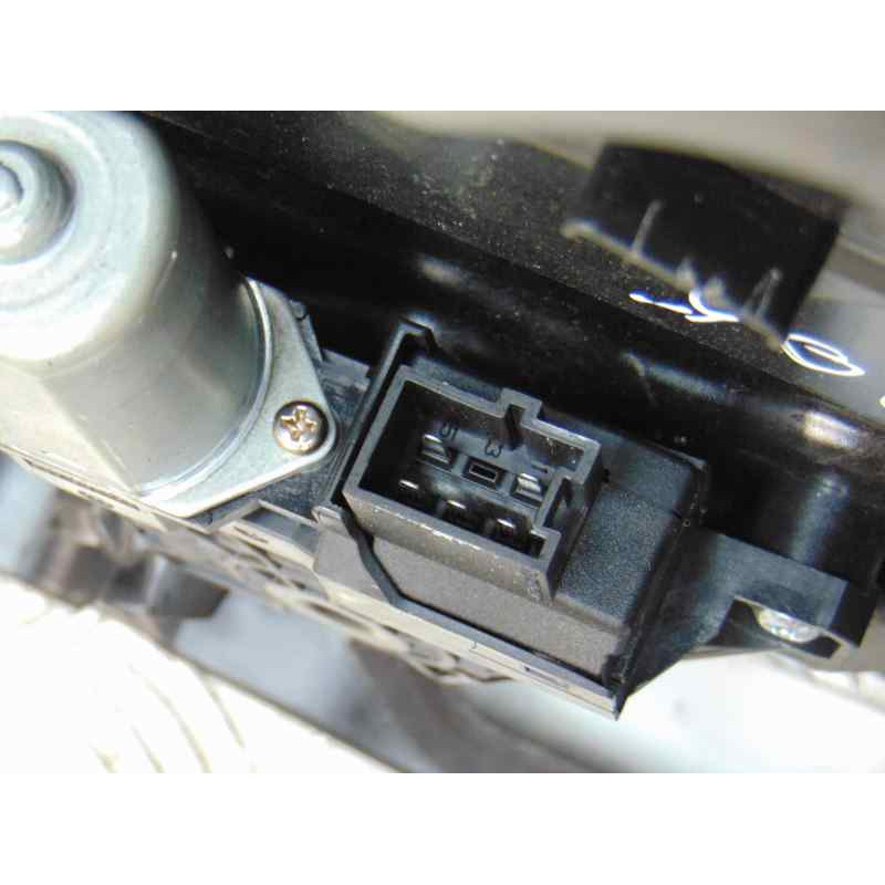 A2057300279 ELEVALUNAS TRASERO DERECHO MERCEDES-BENZ CLASE C (BM 205) BERLINA