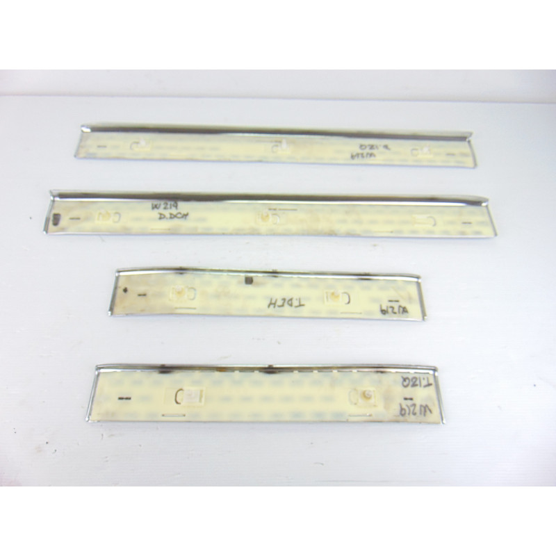 MOLDURA MERCEDES-BENZ CLS (BM 219)