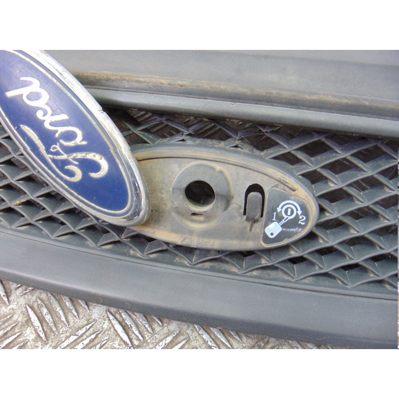  REJILLA DELANTERA FORD FOCUS BERLINA (CAP) Trend 2005 199378 FORD - 2