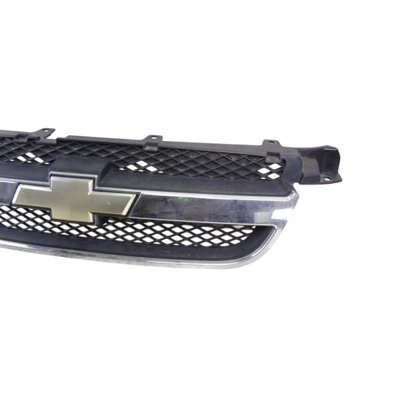REJILLA DELANTERA CHEVROLET AVEO BERLINA