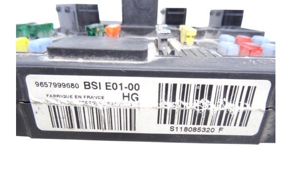 9657999680  CAJA RELES / FUSIBLES PEUGEOT PARTNER (S2) Combiespace 2007 9657999680 215926 PEUGEOT - 1