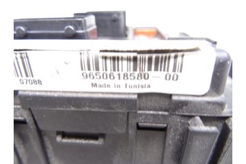 9650618580  CAJA RELES / FUSIBLES PEUGEOT PARTNER (S2) Combiespace 2007 9650618580 215927 PEUGEOT - 2