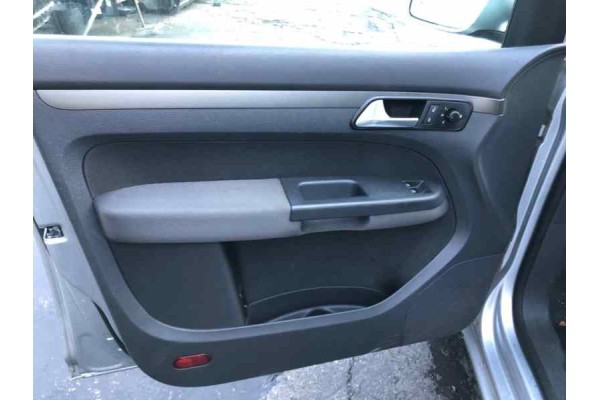 VOLKSWAGEN TOURAN (1T2) Advance