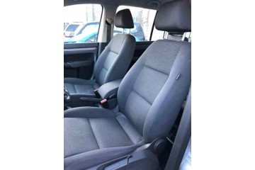 VOLKSWAGEN TOURAN (1T2) Advance