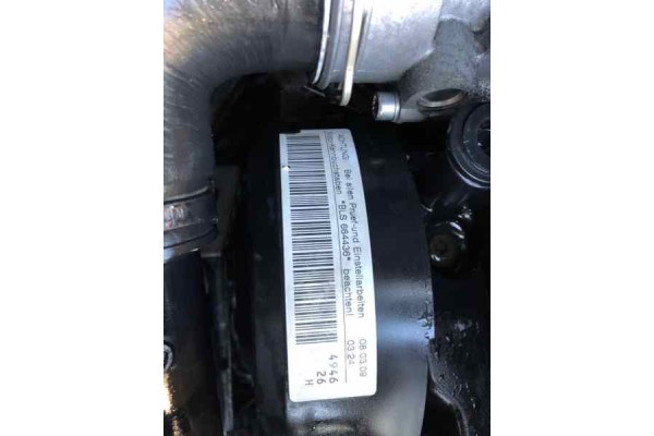 VOLKSWAGEN TOURAN (1T2) Advance