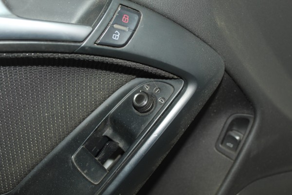 275800-2956 CENTRALITA MOTOR UCE NISSAN X-TRAIL (T30)