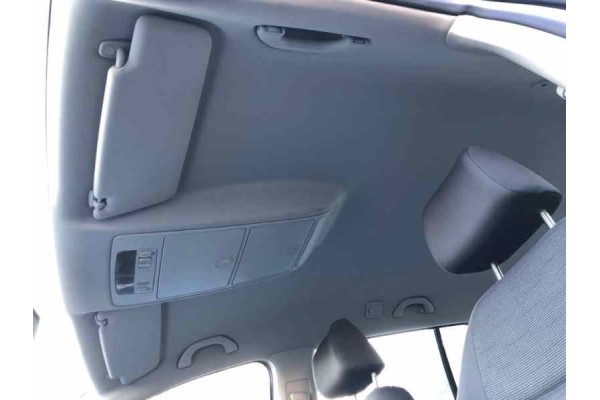 VOLKSWAGEN TOURAN (1T2) Advance