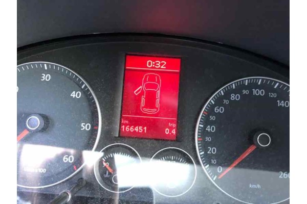 VOLKSWAGEN TOURAN (1T2) Advance