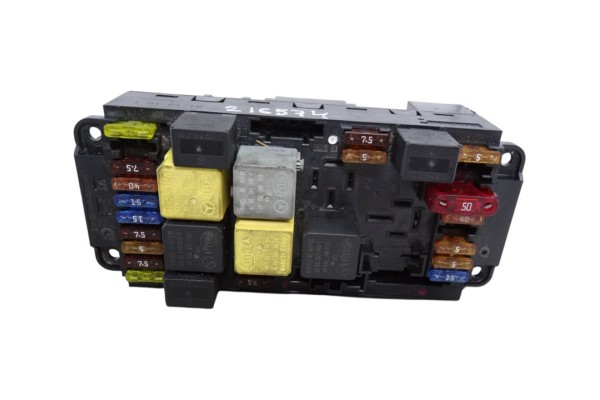 2039060005 CAJA RELES / FUSIBLES MERCEDES-BENZ CLASE C (BM 203) BERLINA 200 CDI (203.004) 2001 2039060005 216574 MERCEDES-BENZ -