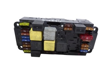 2039060005 CAJA RELES / FUSIBLES MERCEDES-BENZ CLASE C (BM 203) BERLINA 200 CDI (203.004) 2001 2039060005 216574 MERCEDES-BENZ -