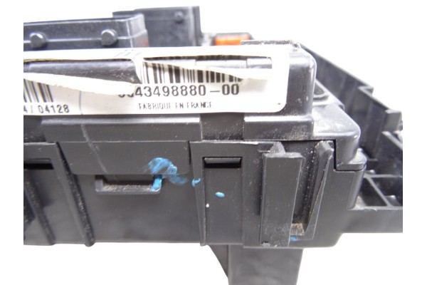 9643498880  CAJA RELES / FUSIBLES CITROEN C5 BERLINA 2.0 HDi Magic 2004 9643498880 216618 CITROEN - 2