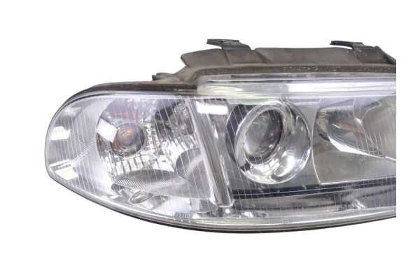 8D0941004AK FARO DERECHO AUDI A4 BERLINA (B5)