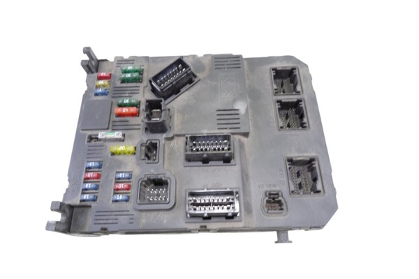9649811480  CAJA RELES / FUSIBLES CITROEN C3 1.4 Premier 2003 9649811480 216707 CITROEN - 2