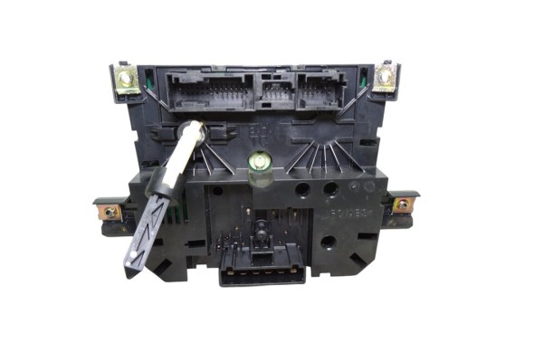 A6394460728  MANDO CALEFACCION / AIRE ACONDICIONADO MERCEDES-BENZ VITO FURGÓN (639) 109  CDI  Compacto  (639.601) 2005 A63944607