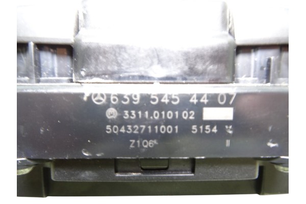 6395454407 WARNING MERCEDES-BENZ VITO FURGÓN (639) 109  CDI  Compacto  (639.601) 2005 6395454407 216856 MERCEDES-BENZ - 1