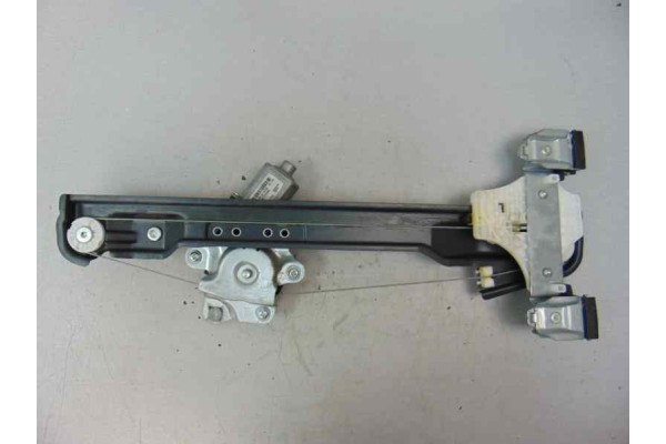 2 PIN ELEVALUNAS TRASERO DERECHO SSANGYONG TIVOLI Limited 4x2 2017 2 PIN 177936 SSANGYONG - 3