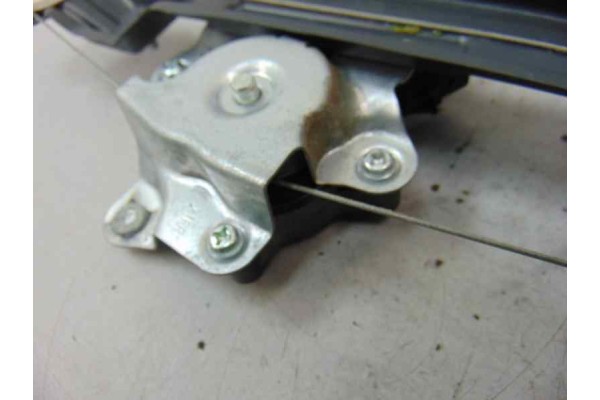 2 PIN ELEVALUNAS TRASERO DERECHO SSANGYONG TIVOLI Limited 4x2 2017 2 PIN 177936 SSANGYONG - 4