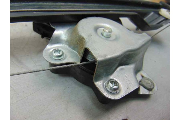 2 PIN ELEVALUNAS TRASERO IZQUIERDO SSANGYONG TIVOLI Limited 4x2 2017 2 PIN 177937 SSANGYONG - 5