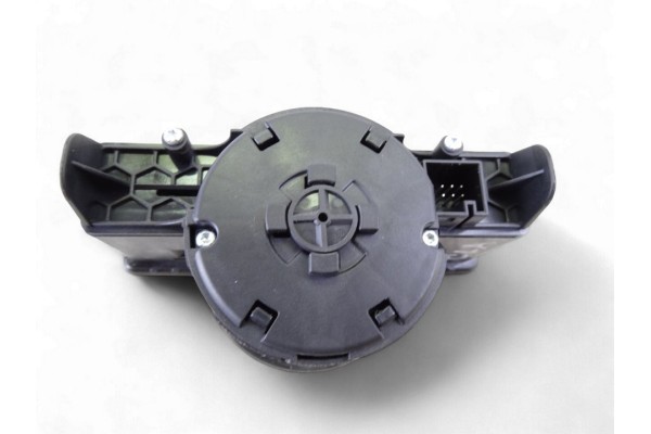 A2129050551  MANDO LUCES MERCEDES-BENZ CLASE CLA (BM 117) CLA 200 CDI (117.301) 2014 A2129050551 217072 MERCEDES-BENZ - 1