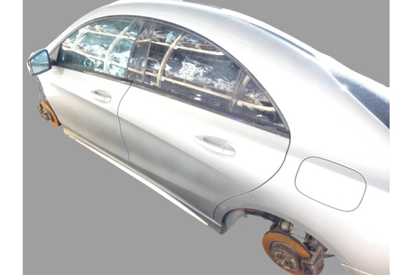PUERTA TRASERA IZQUIERDA MERCEDES-BENZ CLASE CLA (BM 117)