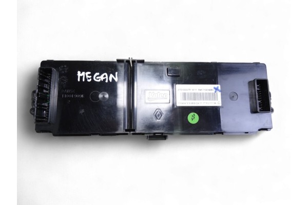 275100007R MANDO CLIMATIZADOR RENAULT MEGANE III SPORT TOURER Business 2011 275100007R 217623 RENAULT - 2