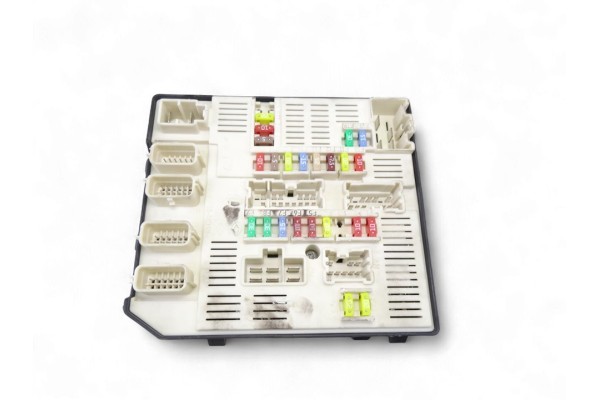 284B68372R  CAJA RELES / FUSIBLES RENAULT MEGANE III SPORT TOURER Business 2011 284B68372R 217603 RENAULT - 1