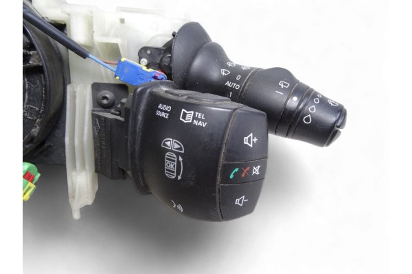 255670019R MANDO LUCES RENAULT MEGANE III SPORT TOURER Business 2011 255670019R 217619 RENAULT - 1