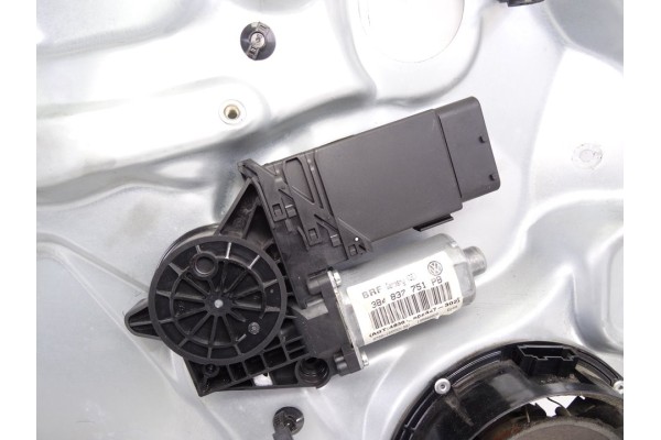 ELEVALUNAS DELANTERO IZQUIERDO VOLKSWAGEN PASSAT BERLINA (3B3)