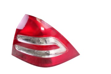 PILOTO TRASERO DERECHO MERCEDES-BENZ CLASE C (BM 203) BERLINA