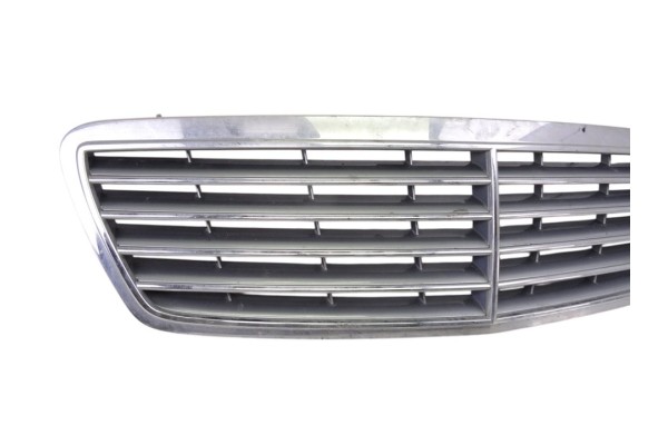 A2038800183 REJILLA DELANTERA MERCEDES-BENZ CLASE C (BM 203) BERLINA