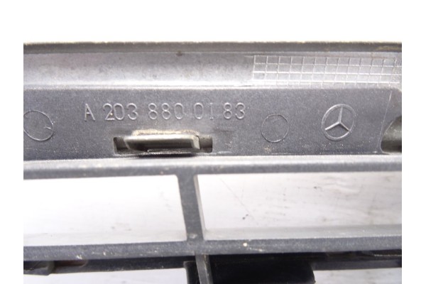 A2038800183 REJILLA DELANTERA MERCEDES-BENZ CLASE C (BM 203) BERLINA
