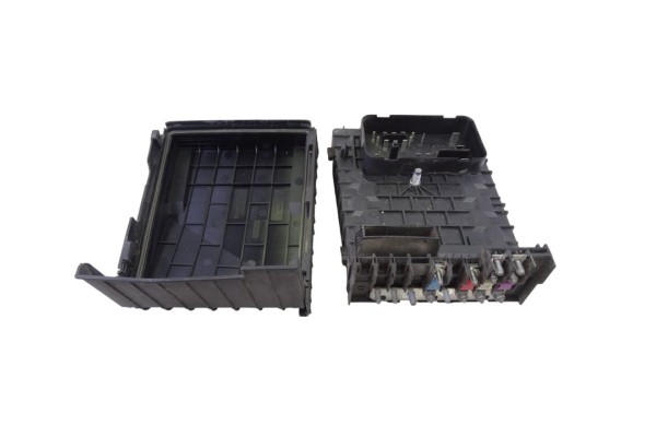 1K0937125A CAJA RELES / FUSIBLES SEAT ALTEA XL (5P5)